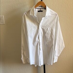 Tommy Hilfiger Men's Classic White Flex Fit Dress Shirt.
